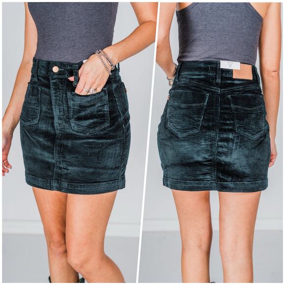 Judy Blue | Women | Emerald Green Corduroy Patch Pocket Mini Skirt | Size XL - Picture 10 of 11